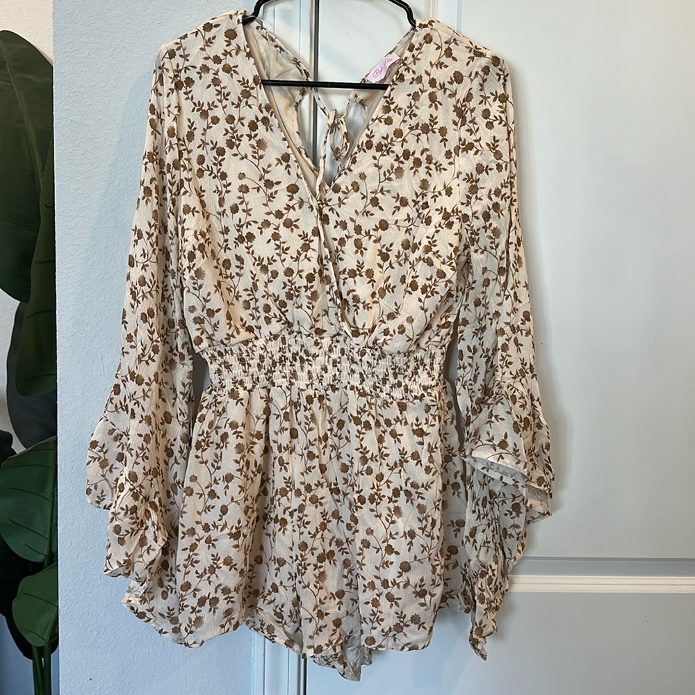 NWOT Pink Lily Romper. Size Large. Never worn. Purchased online - Picture 1 of 3